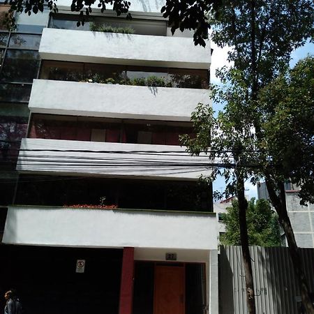 Charming Sunny Bedroom Overlooking Beautiful Amsterdam Avenue In Best Condesa Area Ciudad de México Exterior foto