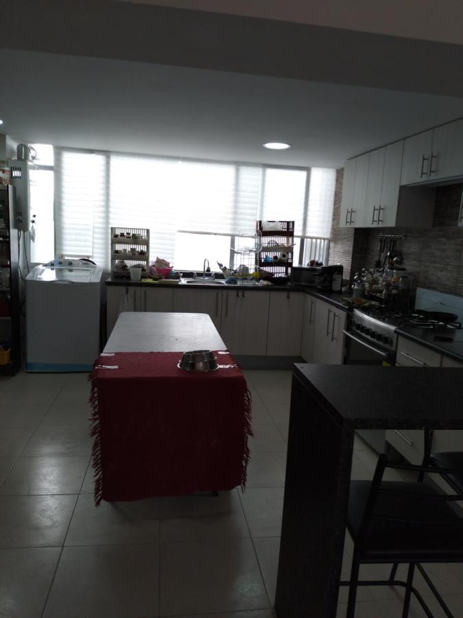 Charming Sunny Bedroom Overlooking Beautiful Amsterdam Avenue In Best Condesa Area Ciudad de México Exterior foto