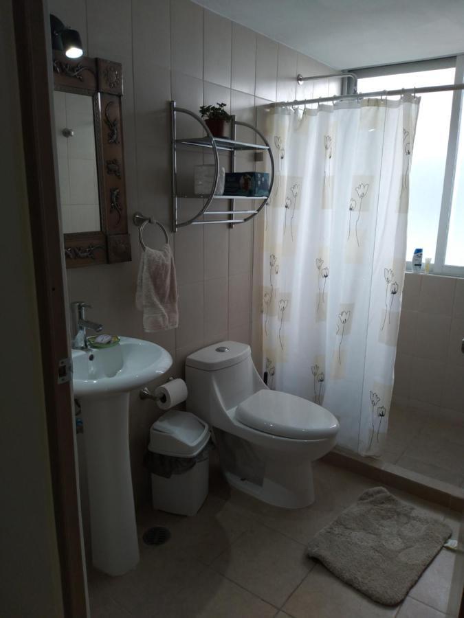 Charming Sunny Bedroom Overlooking Beautiful Amsterdam Avenue In Best Condesa Area Ciudad de México Exterior foto
