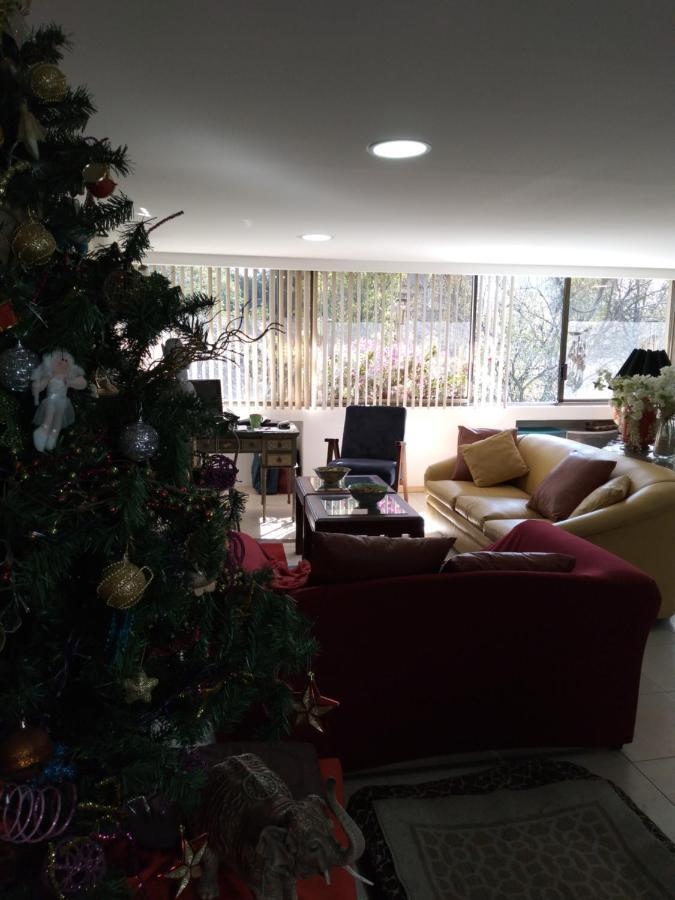 Charming Sunny Bedroom Overlooking Beautiful Amsterdam Avenue In Best Condesa Area Ciudad de México Exterior foto