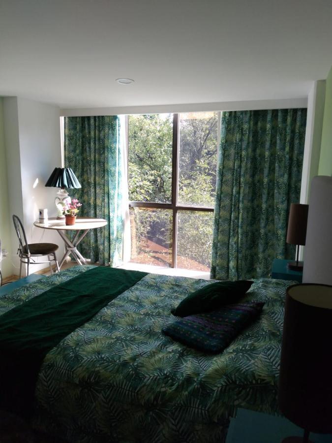 Charming Sunny Bedroom Overlooking Beautiful Amsterdam Avenue In Best Condesa Area Ciudad de México Exterior foto