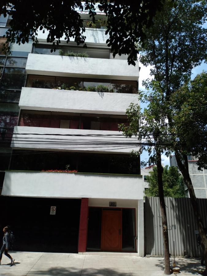 Charming Sunny Bedroom Overlooking Beautiful Amsterdam Avenue In Best Condesa Area Ciudad de México Exterior foto
