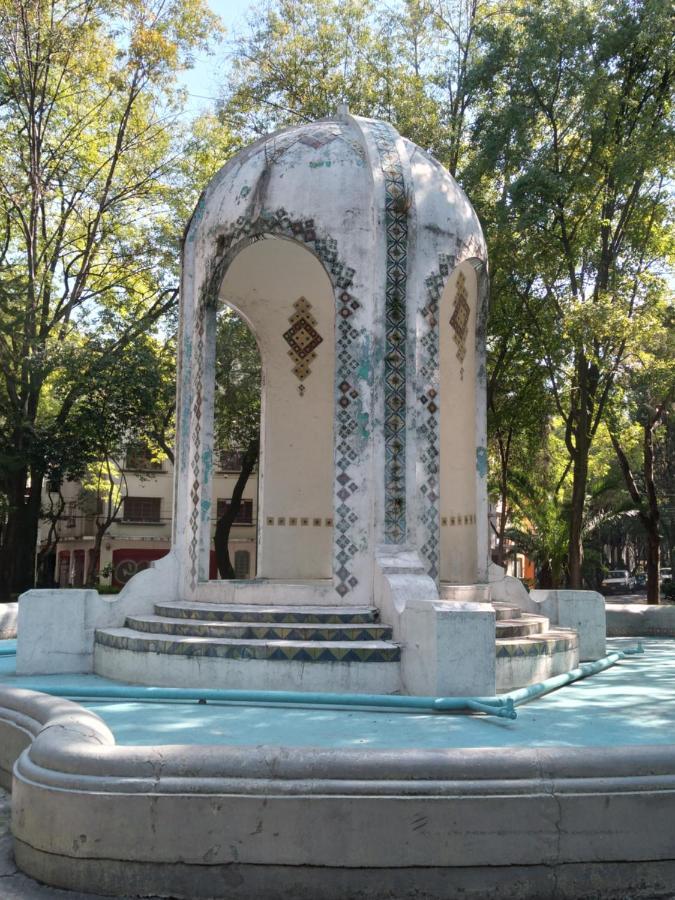 Charming Sunny Bedroom Overlooking Beautiful Amsterdam Avenue In Best Condesa Area Ciudad de México Exterior foto